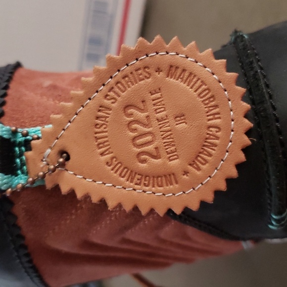 New Manitobah Native American Men 10 Navajo Indigenous Artisan Dwayne Dale - Picture 3 of 10